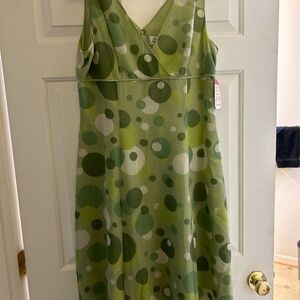 Green Dress With Circles -Size 14